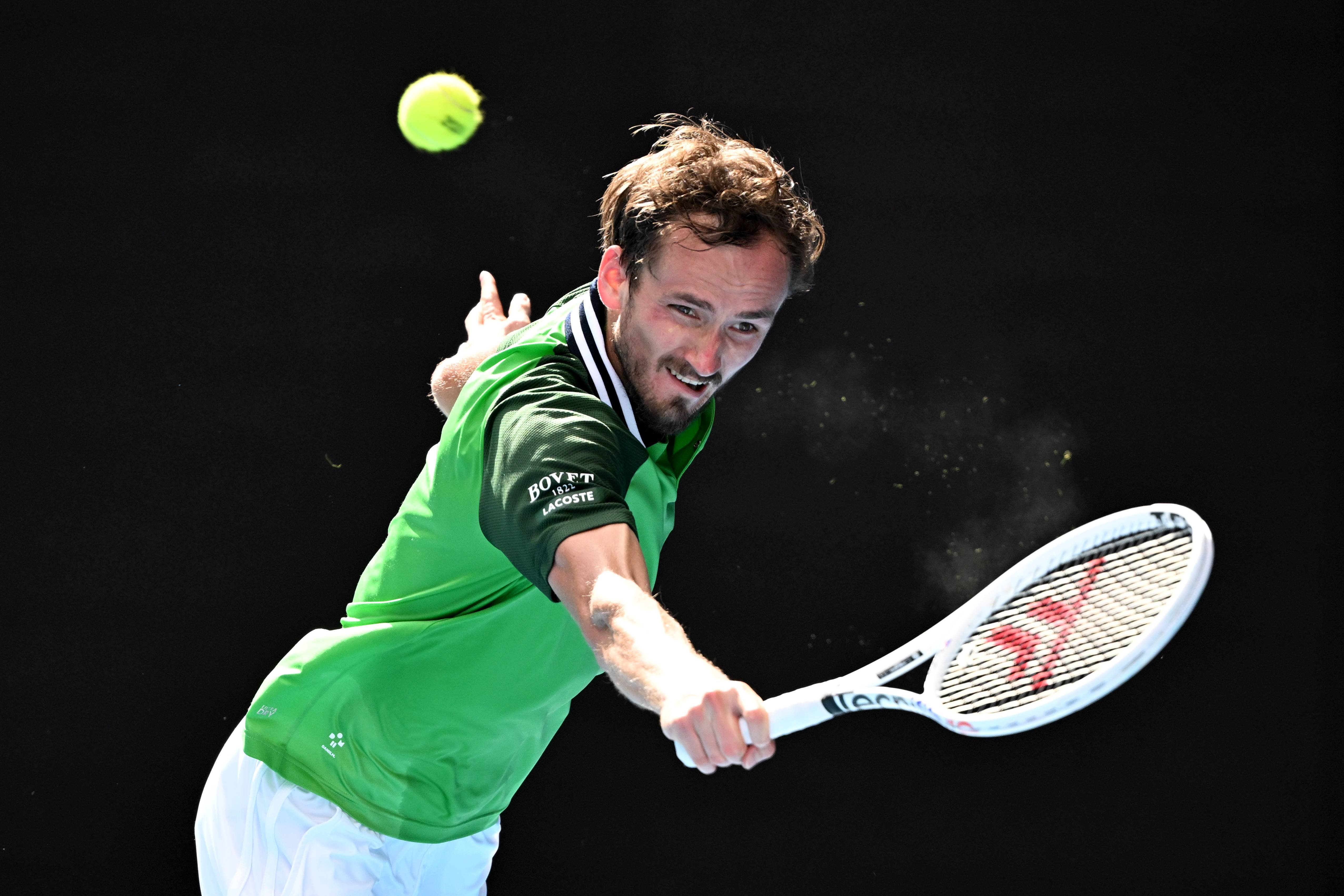 日本网球队完胜意大利网球队,梅德韦杰夫高光表现的简单介绍 日本网球队完胜意大利网球队,梅德韦杰夫高光表现的简单介绍