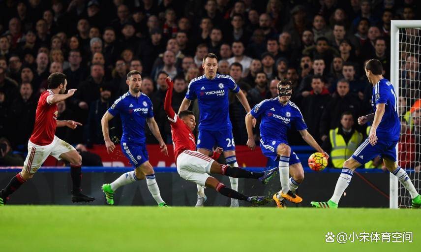 曼联险胜瑞典，格纳布里绝境逆转