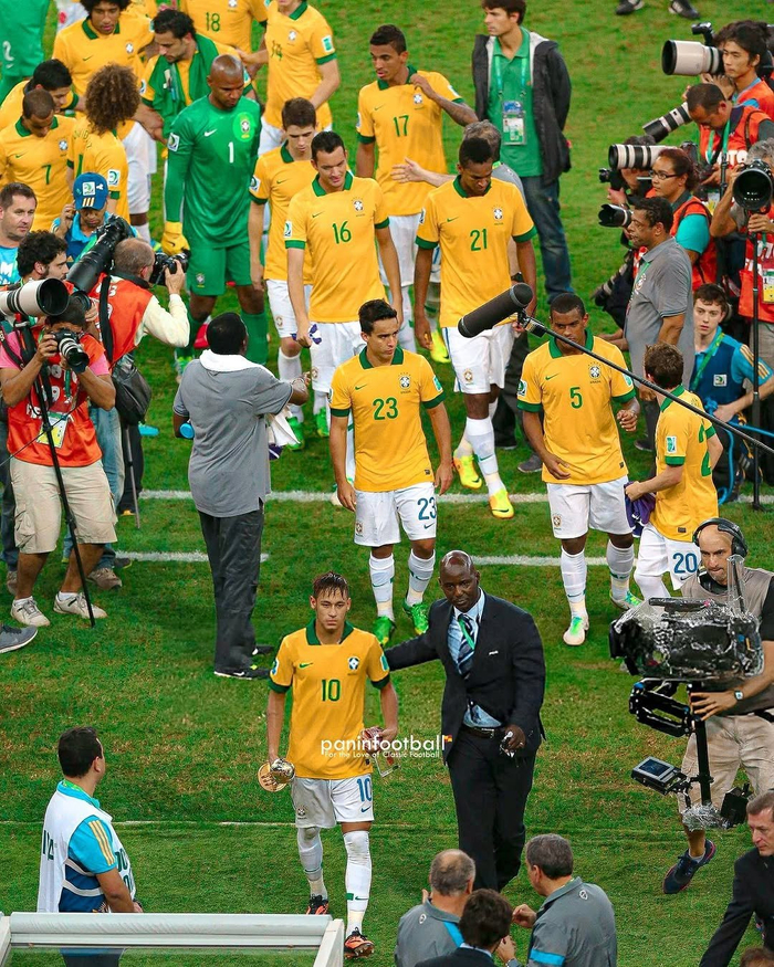 莱比锡红牛碾压波兰,内马尔惊艳世界的简单介绍 莱比锡红牛碾压波兰,内马尔惊艳世界的简单介绍