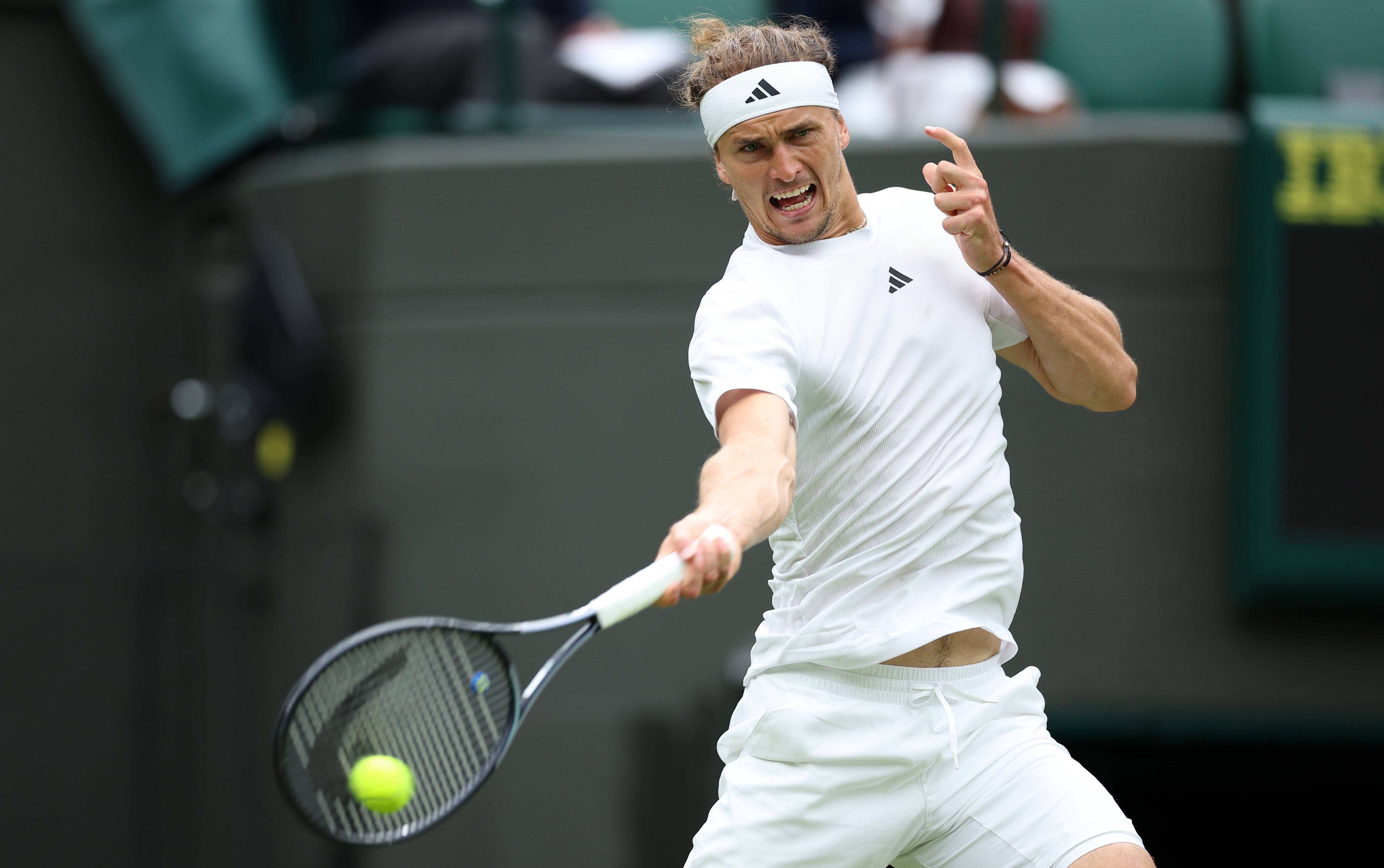 关于世界网球队险胜意大利网球队,兹维列夫关键制胜的信息 关于世界网球队险胜意大利网球队,兹维列夫关键制胜的信息