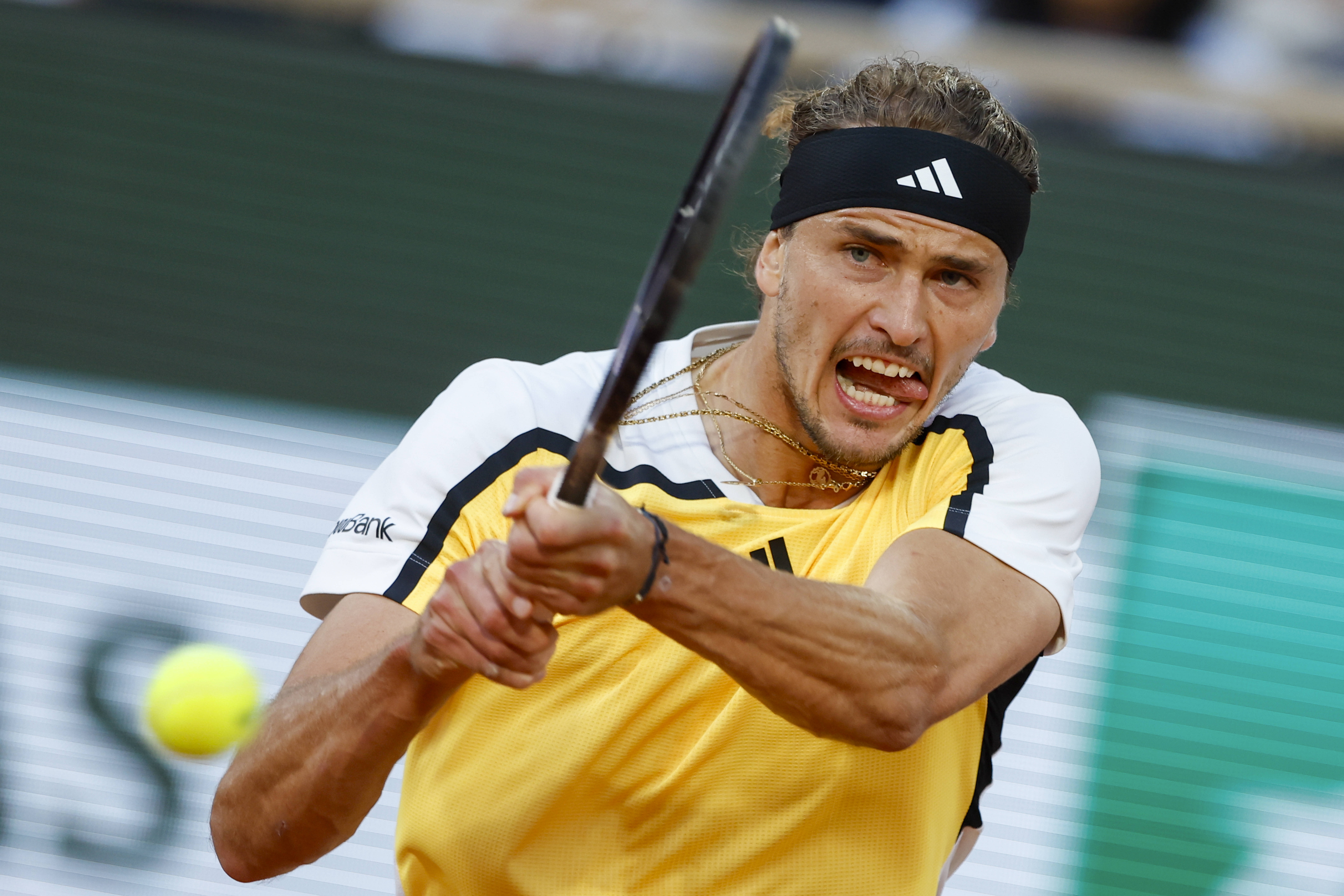 关于世界网球队险胜意大利网球队,兹维列夫关键制胜的信息 关于世界网球队险胜意大利网球队,兹维列夫关键制胜的信息