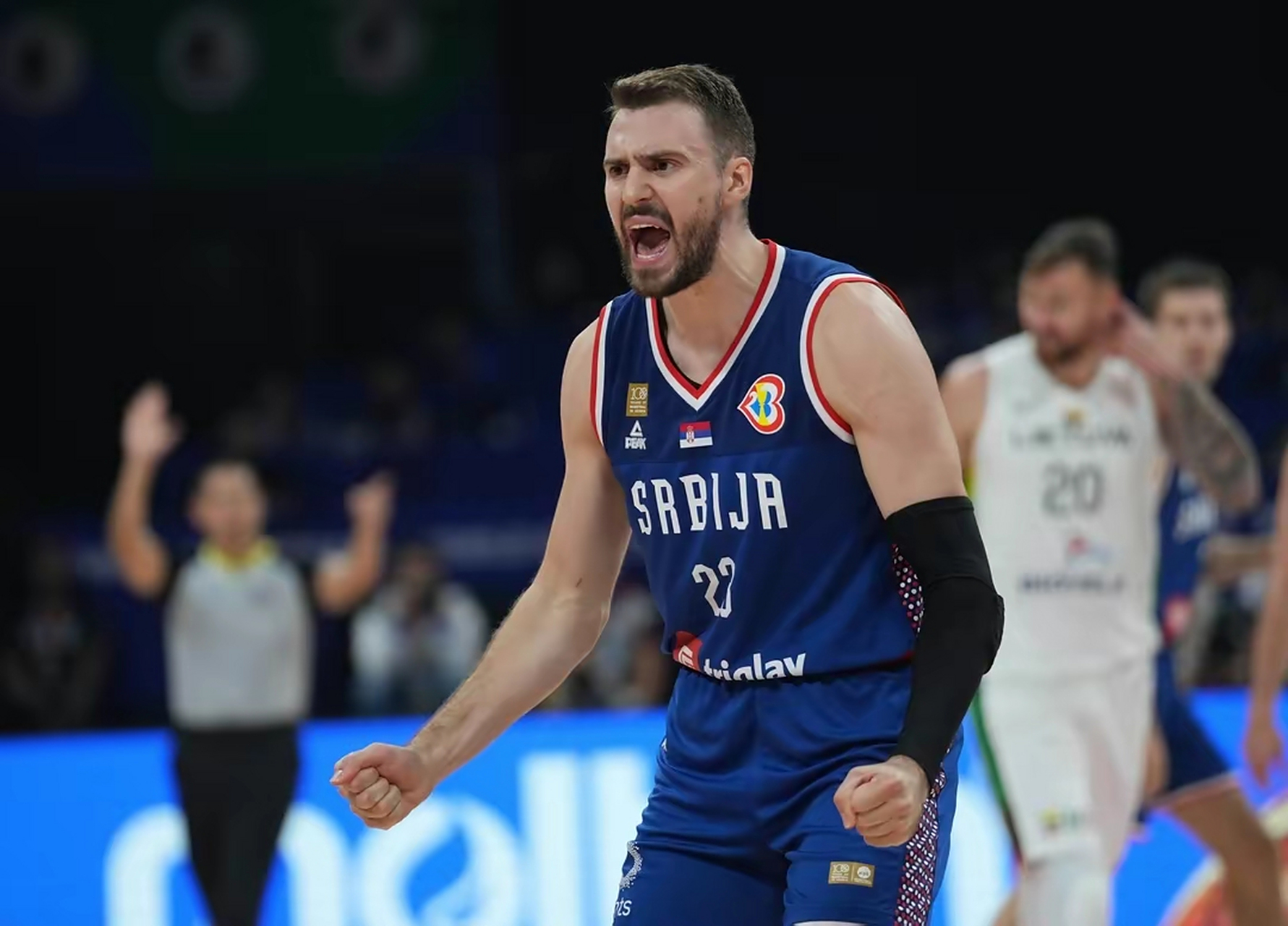 立陶宛男篮鏖战菲律宾男篮，莫里斯三分雨点燃全场