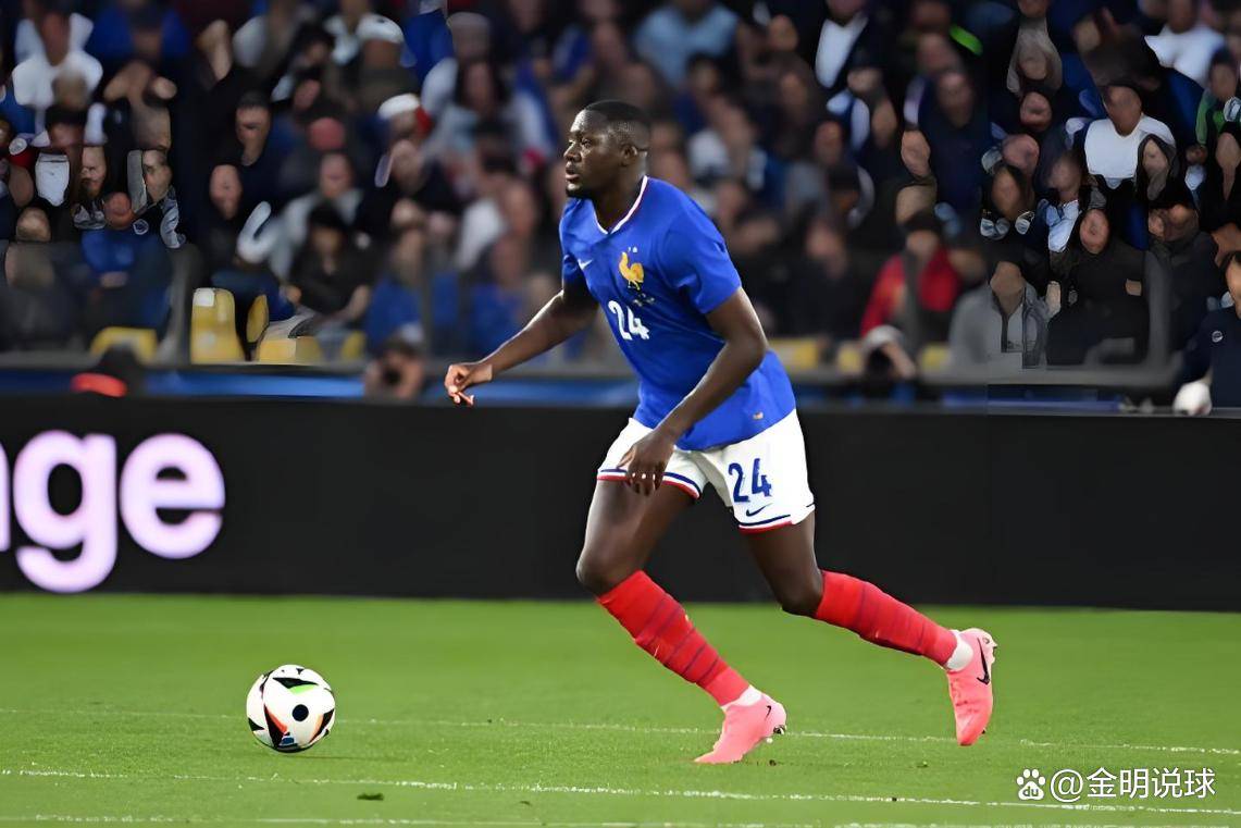 利物浦后防稳固，防线实力备受称赞的简单介绍