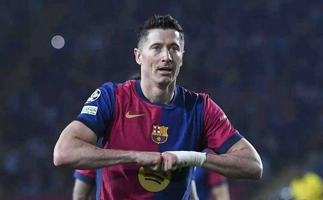 巴塞罗那前锋速度飞快，为球队攻势不断的简单介绍