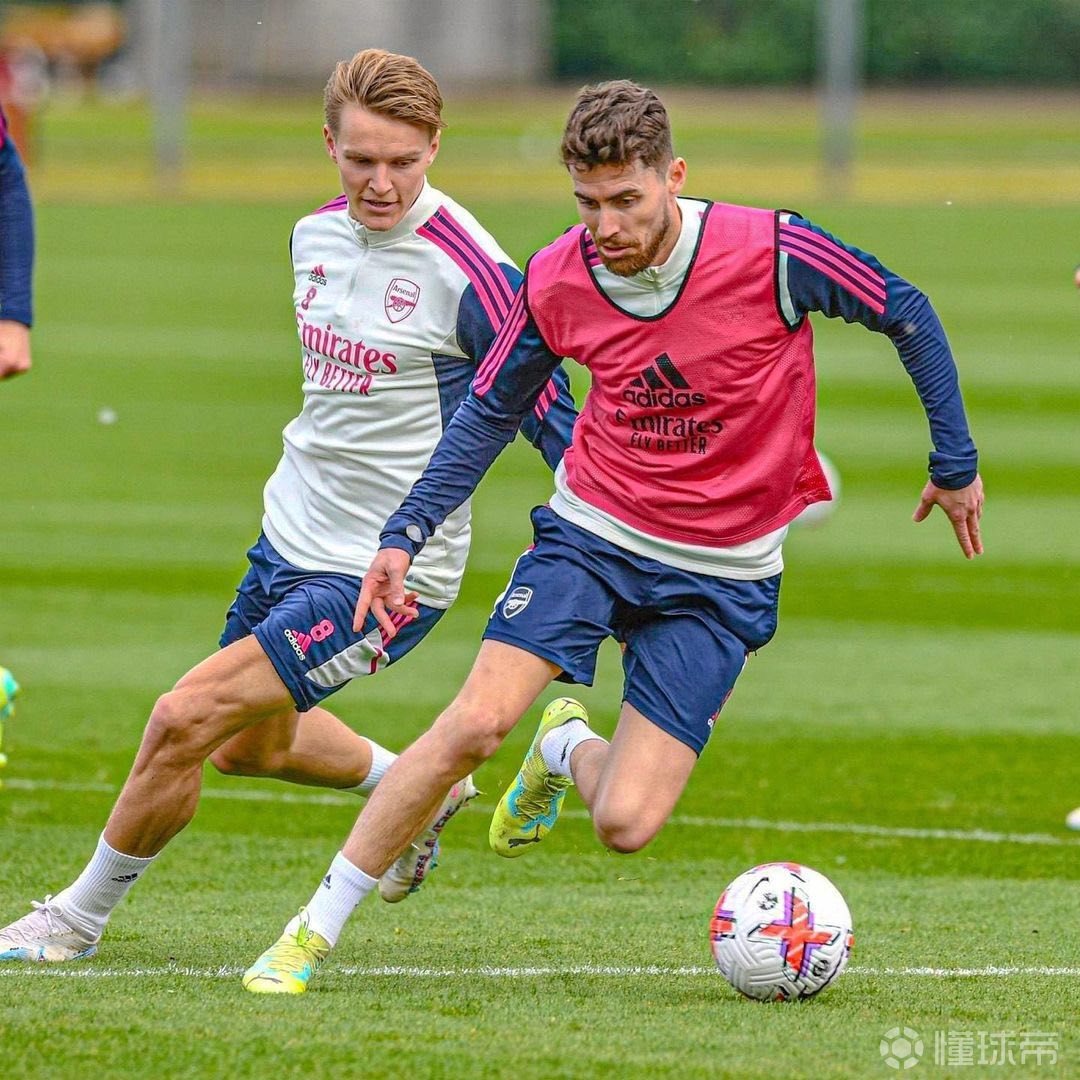 阿森纳备战硬仗切尔西，全队士气高昂
