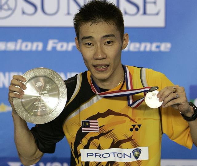 日本羽毛球队力克法国羽毛球队，李宗伟惊艳世界的简单介绍