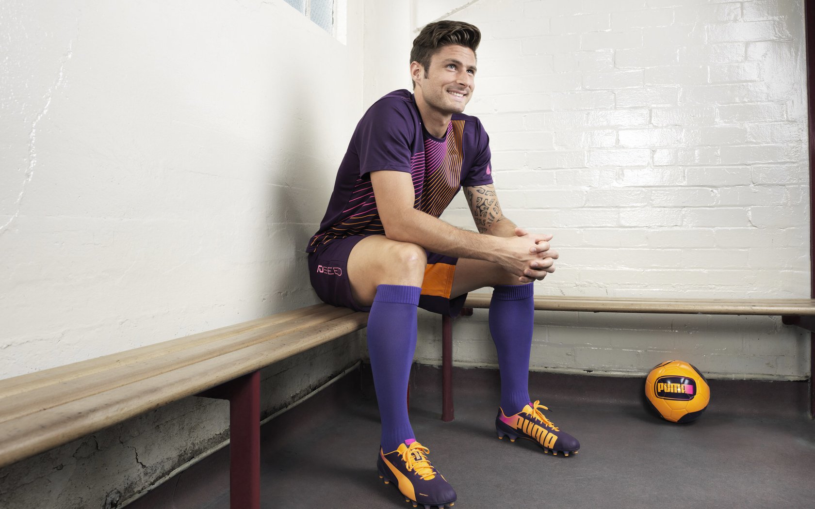 阿坎吉战术爆发引领荷兰式防守，完美锁死勒沃库森进攻引擎