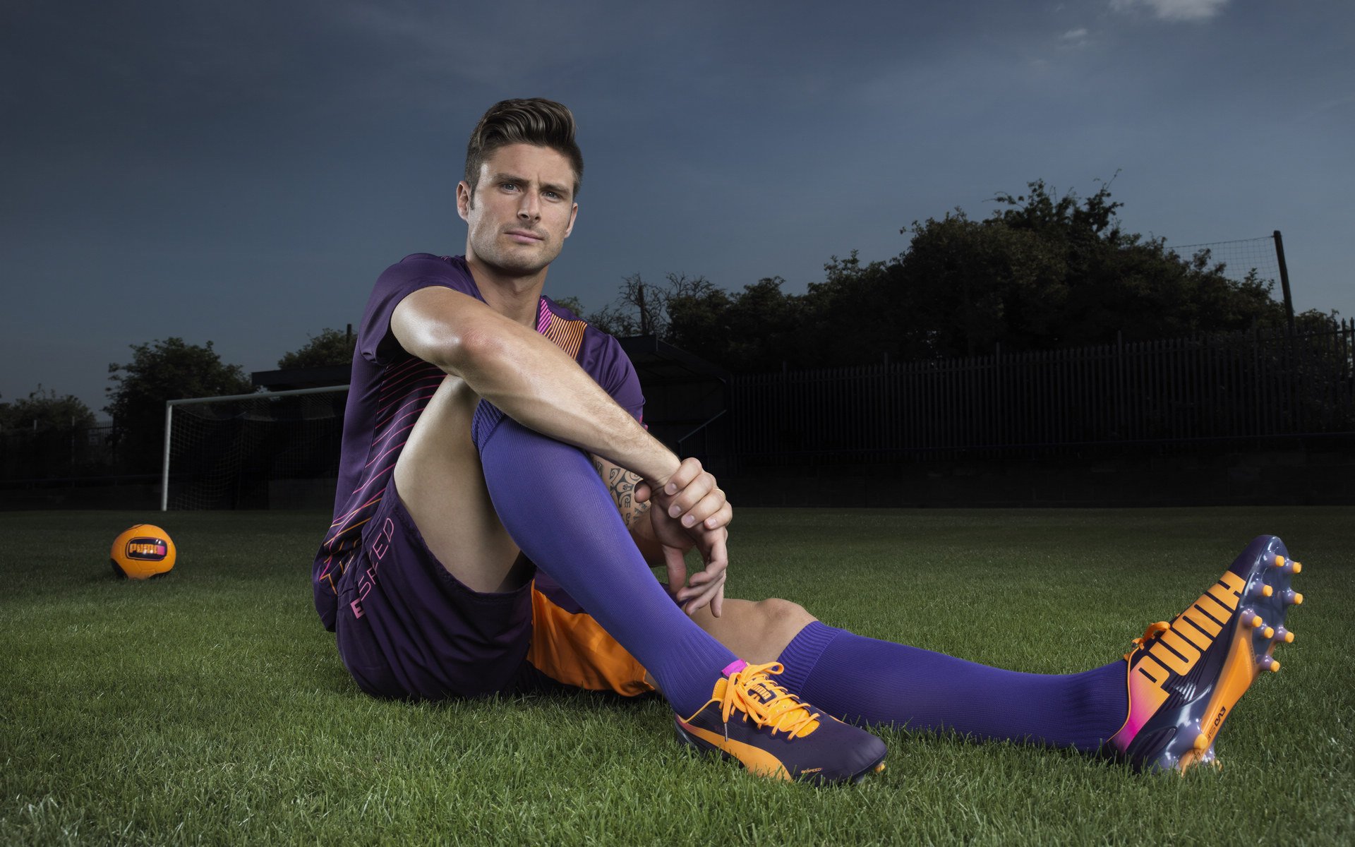 阿坎吉战术爆发引领荷兰式防守，完美锁死勒沃库森进攻引擎