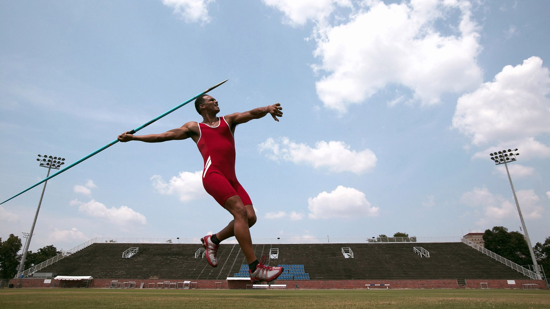 赛道奇迹，威廉姆斯绝杀索伯，拉塞尔刷新纪录之夜